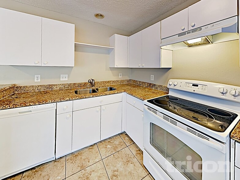 Building Photo - 914 Cape Cod Cir