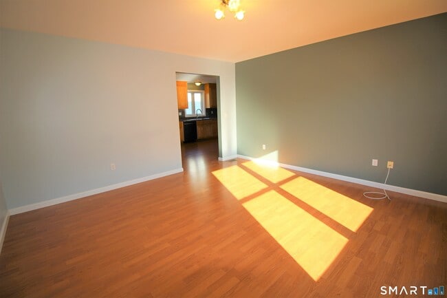 Building Photo - 125 Thorniley St