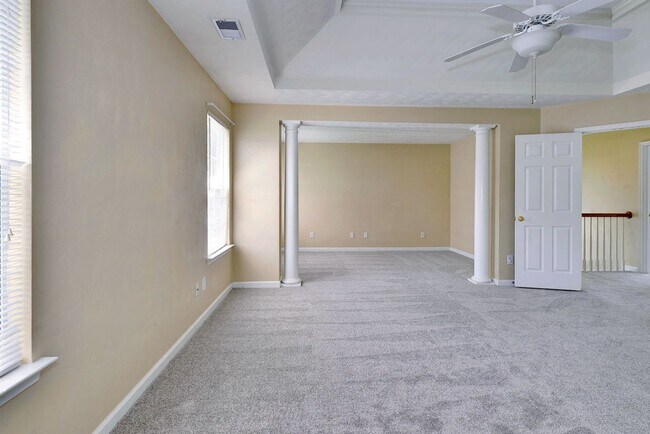 Building Photo - Spacious & Updated Hampton Home