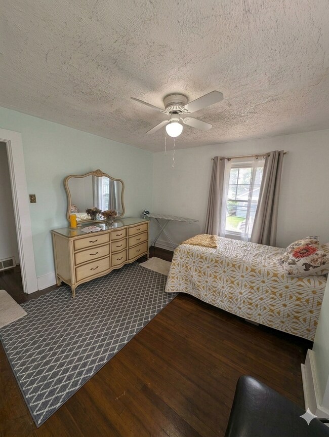 Building Photo - 3 Bed/1 Bath Home for Rent -- $300 CREDIT AVAILABLE