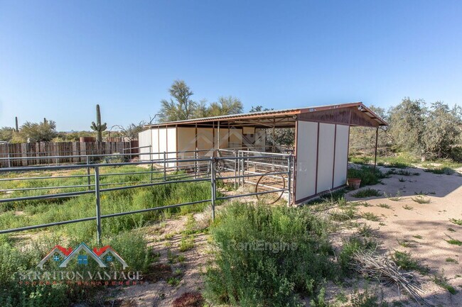 Building Photo - 4728 E Ron Rico Rd