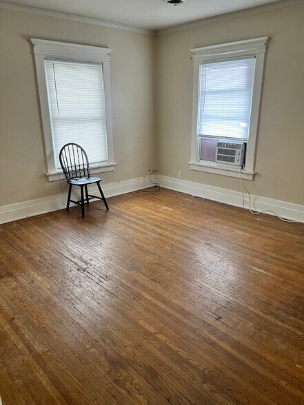 Building Photo - 218 Hammond Ave