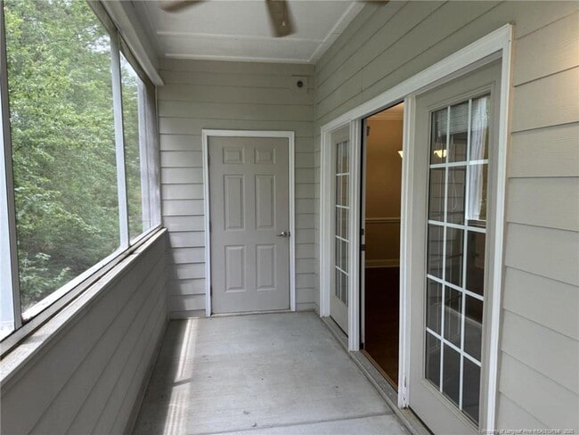 Building Photo - 158 Gallery Dr