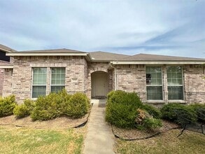 Building Photo - 1616 Logan Dr
