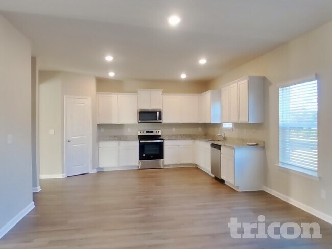 Building Photo - 1300 Deutz Dr