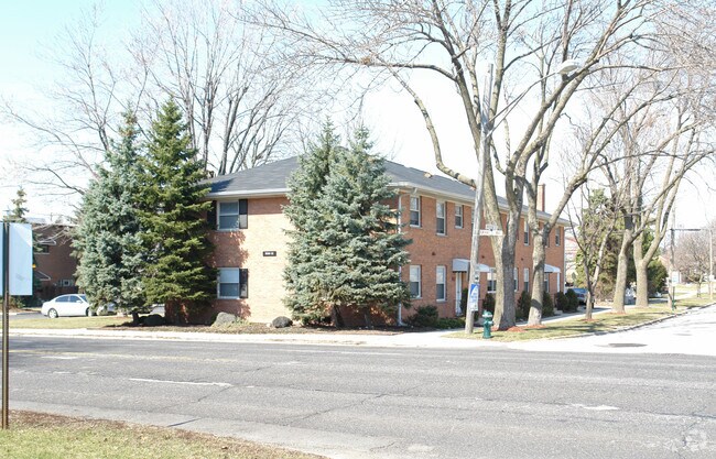 Building Photo - 9830-9832 Grand Ave