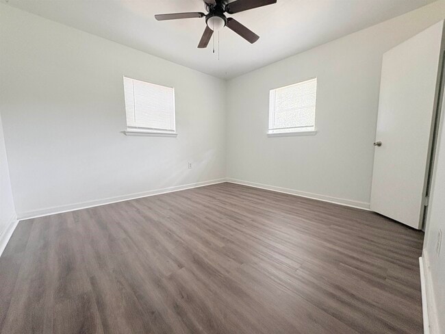 Building Photo - 809 Briandav St
