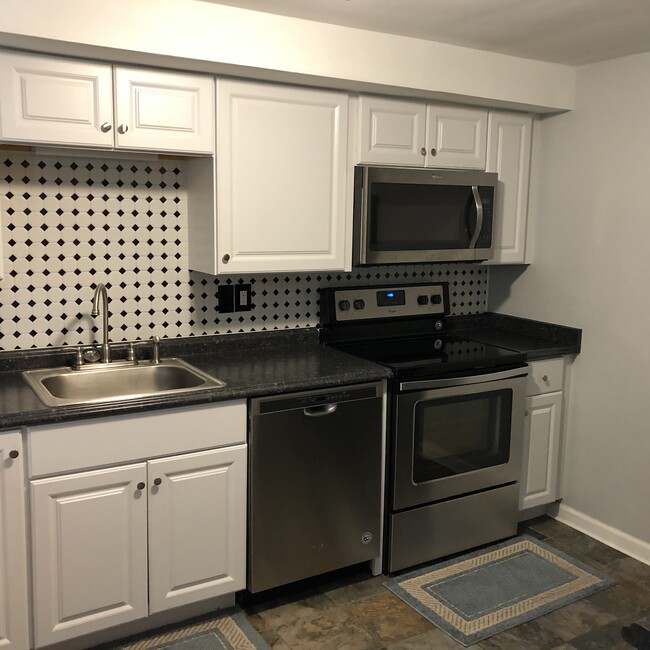 Kit - 733A Cribbs St