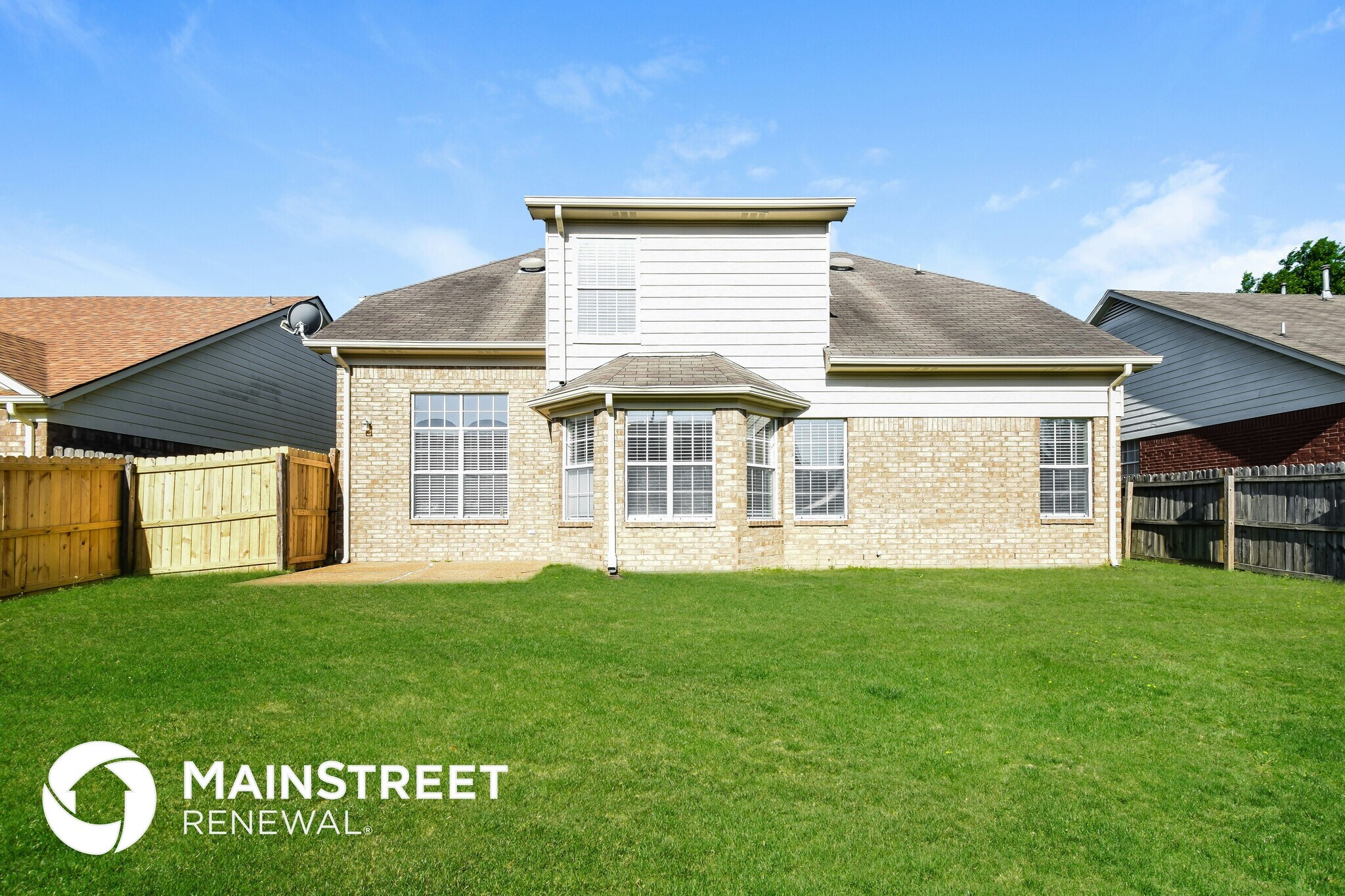 Building Photo - 4848 Ashcroft Dr