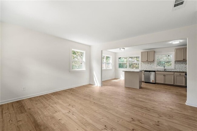 Building Photo - 3981 Rutgers Dr SW