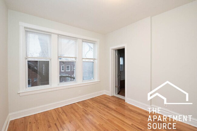 Building Photo - 1255 N Harding Ave