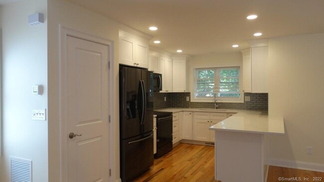 Building Photo - 52 Campfield Dr
