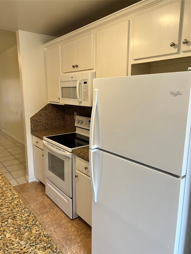 Building Photo - 712 Sharp St