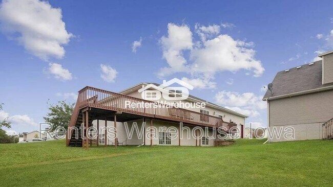 Building Photo - 3112 Hart Ave