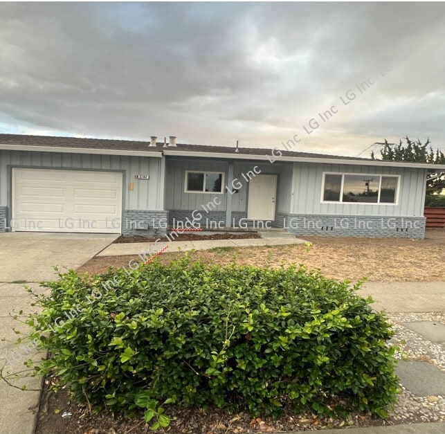 Building Photo - 37747 Argyle Rd