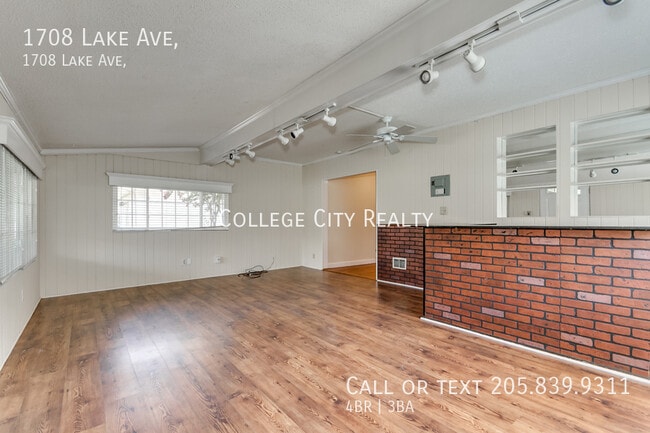 Building Photo - 1708 Lake Ave