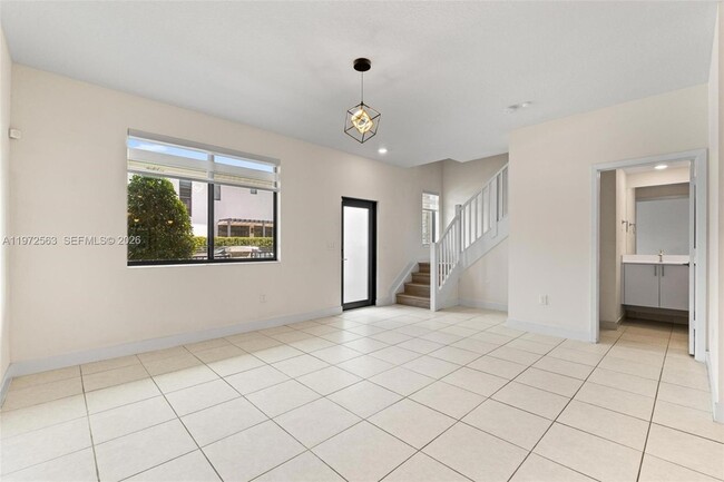 Building Photo - 4546 NW 83rd Ave