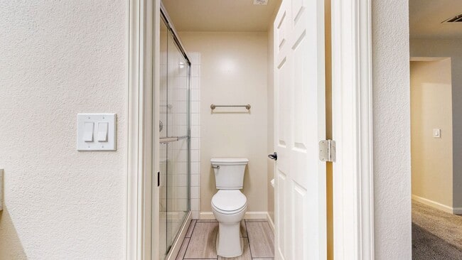 Building Photo - Meticulously Maintained Four Bedroom Singl...
