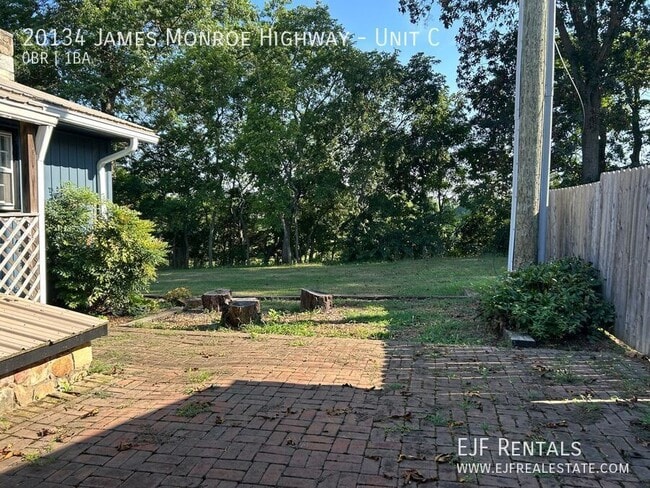 Building Photo - 20134 James Monroe Hwy