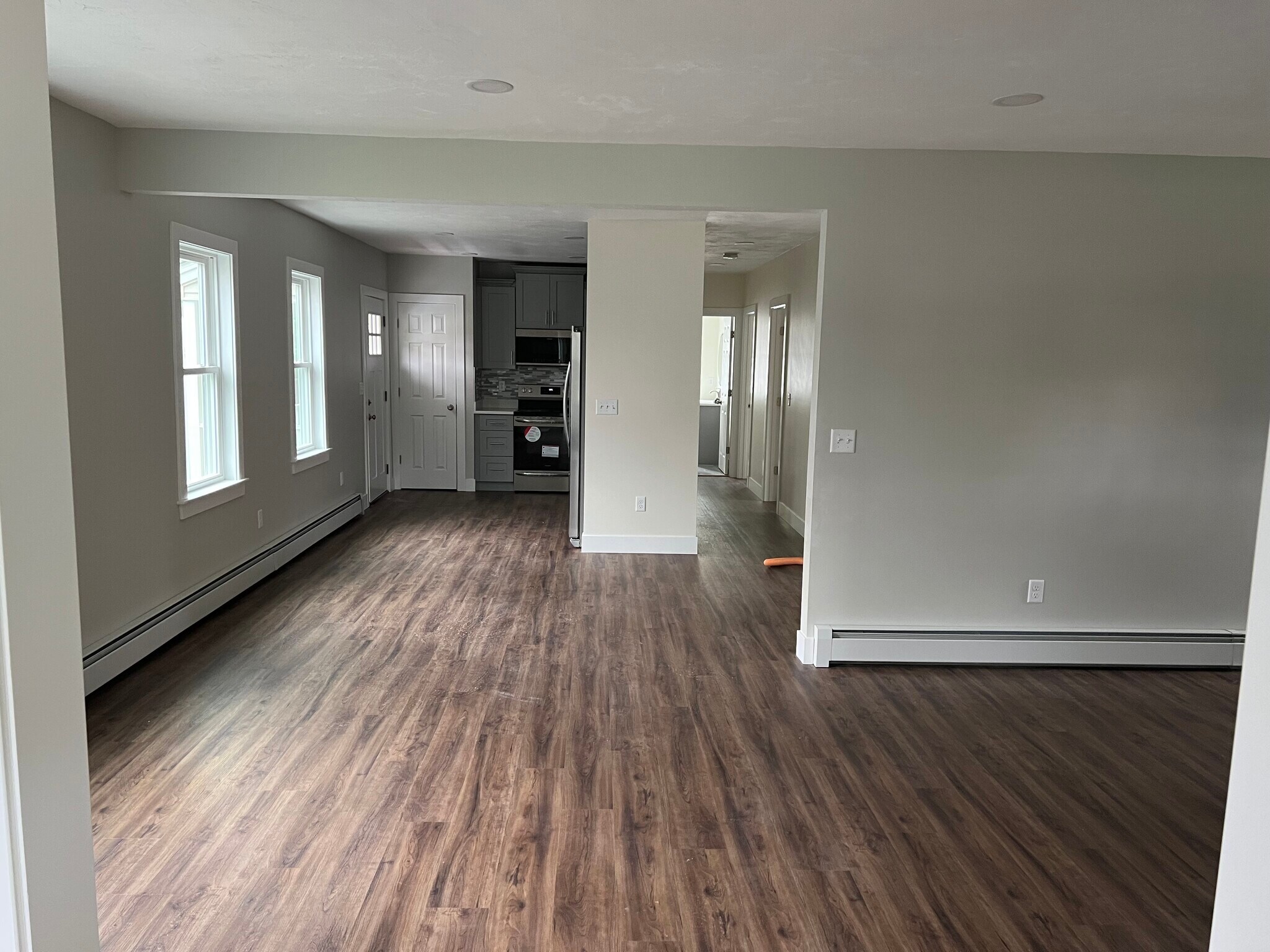 Building Photo - 10 Klebart Ave