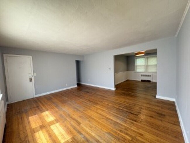 Building Photo - CAS7709#-MW
