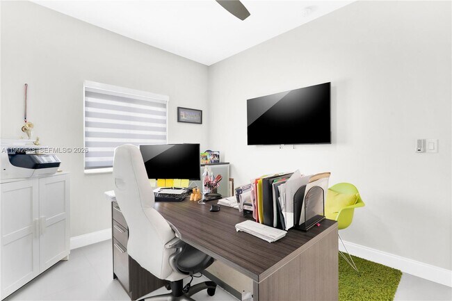 Building Photo - 30775 SW 158 Path