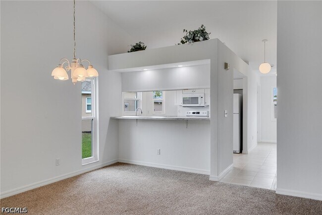 Building Photo - 16840 Sanibel Sunset Ct