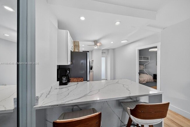 Building Photo - 710 N Ocean Blvd