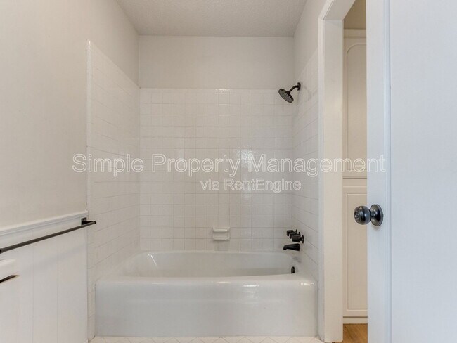 Building Photo - 5816 NW 90th St