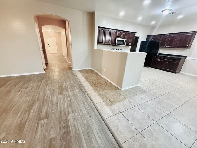 Building Photo - 42564 W Palmyra Ct