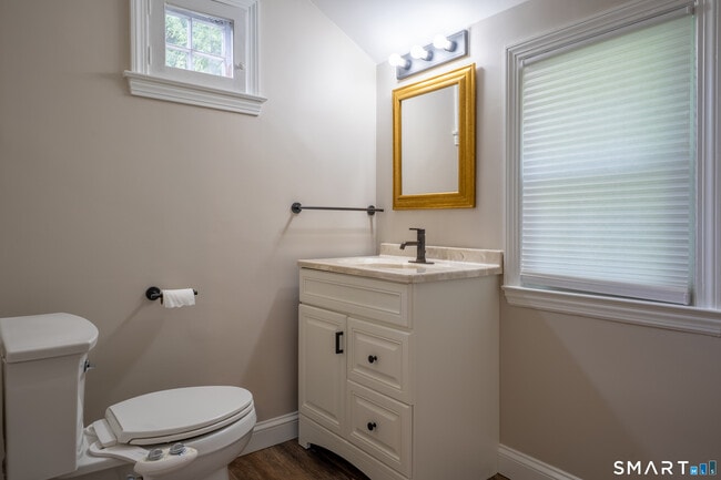 Building Photo - 30 Hillsboro Dr