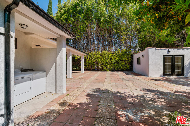 Building Photo - 130 Le Doux Rd