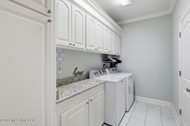 Building Photo - 320 Oakville Cir