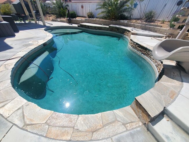 Building Photo - 13241 Paradise Ct