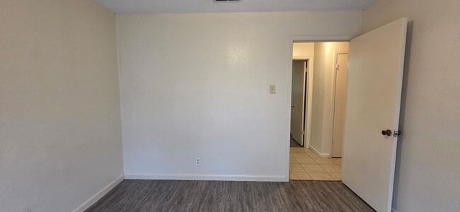 Building Photo - 308 Tammy Lynn Dr