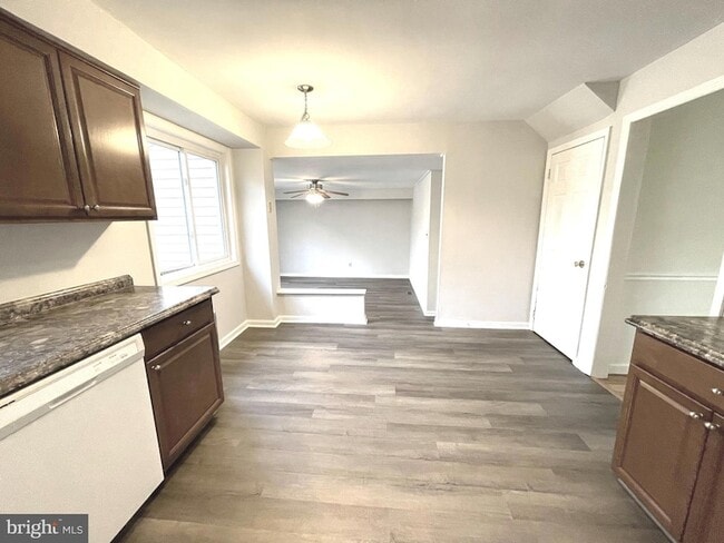 Building Photo - 1717 Red Oak Rd