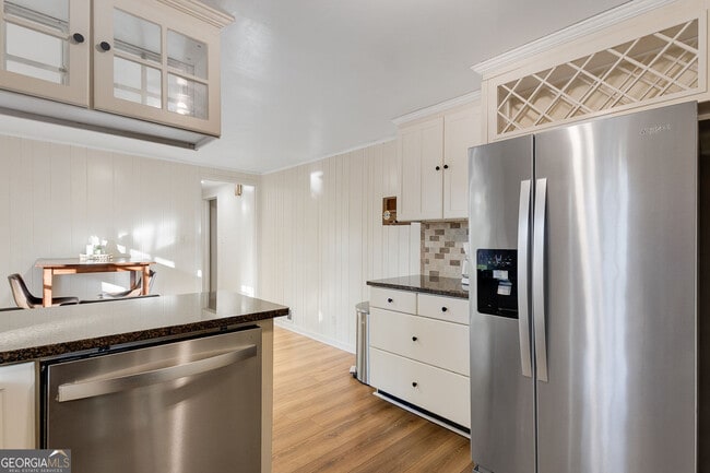 Building Photo - 920 Vfw Dr