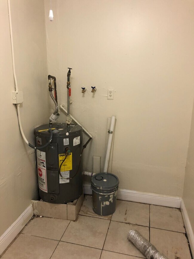 Building Photo - Large 3-2 with impact windows