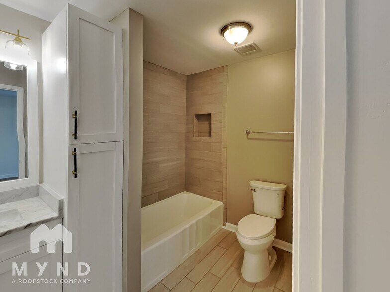 Building Photo - 2502 Barge Rd SW