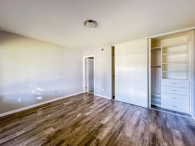Building Photo - Completely Renovated 3+ Bed, 2 Bath Tierra...
