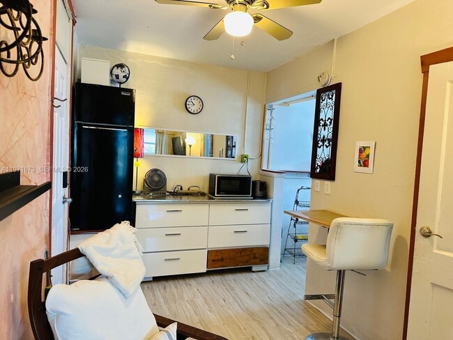 Building Photo - 428 SW 9th St