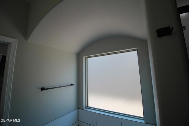 Building Photo - 509 Cedarwood Ave