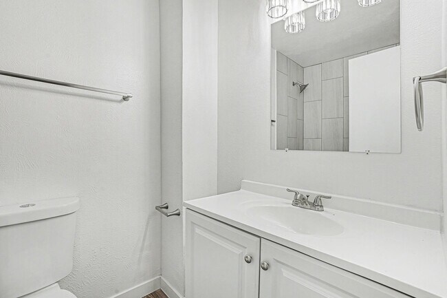 Building Photo - Renovated Duplex Available in Arvada!