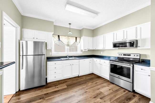 Building Photo - Awesome 2BE/2BA condominium at Lions Head!