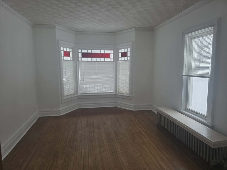 Building Photo - 175 Eagle St