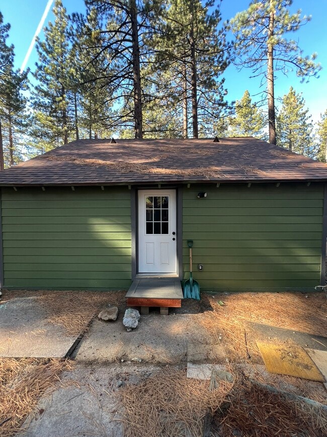 Building Photo - 1081 Craig Ave