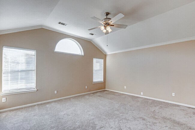 Building Photo - Discover the epitome of suburban living in this exquisite home, nestled on a peaceful cul-de-sac ...