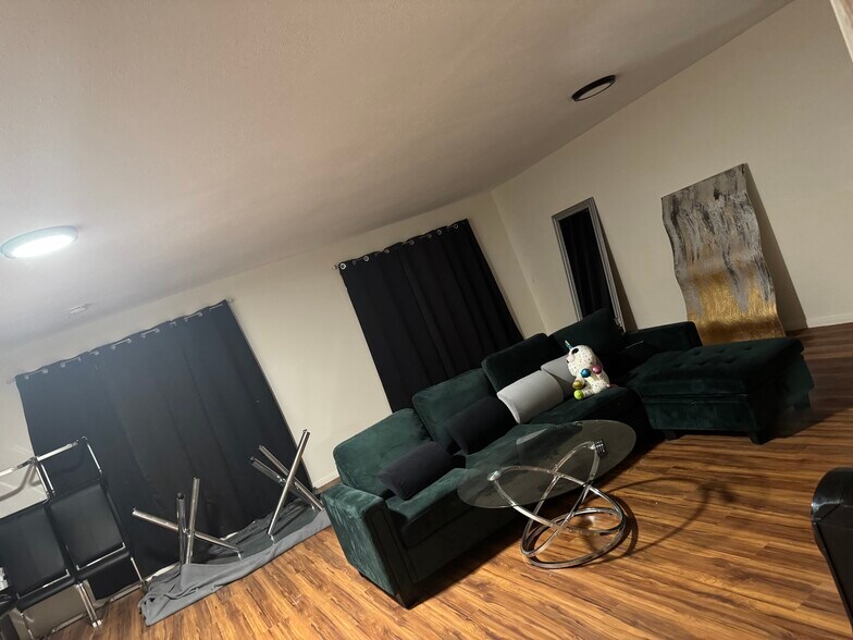 Building Photo - 18247 Bellflower St