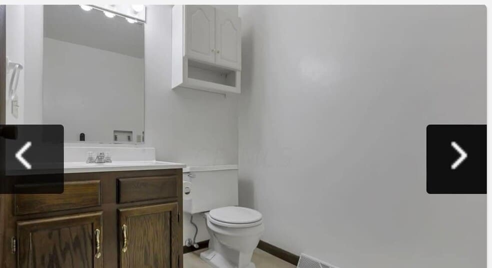 Building Photo - 1740 Churchill Downs Rd