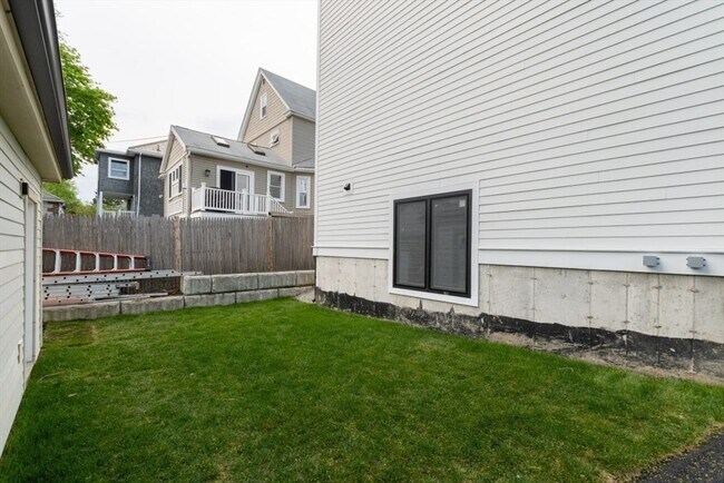 Building Photo - 66 Farquhar St